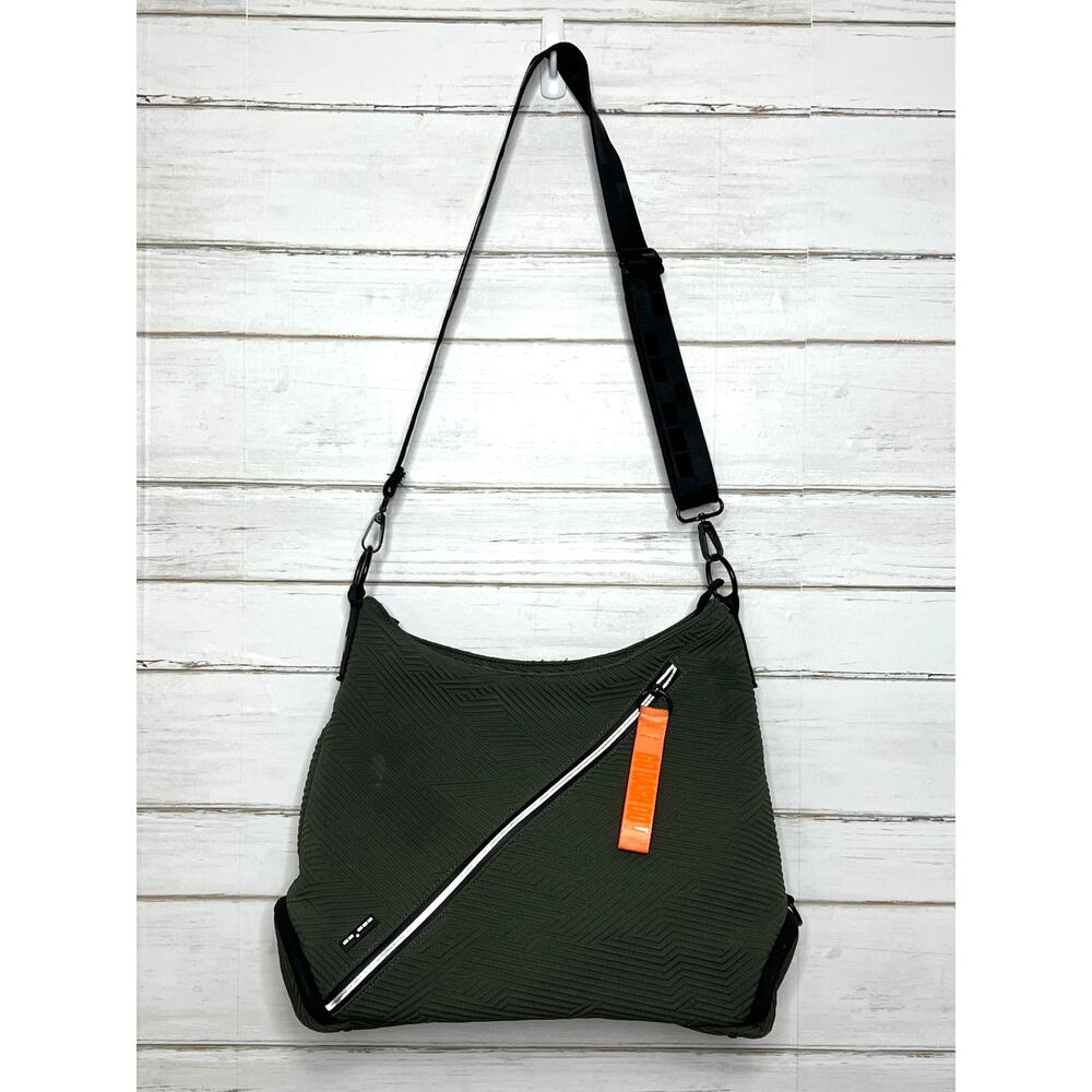 Go Dash Dot Olive Green Convertible Crossbody Bag Snap Out Clutch Travel Utility